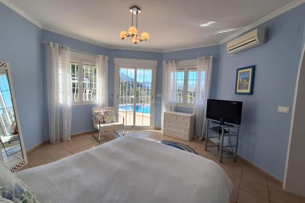 4 bed villa in Parcent