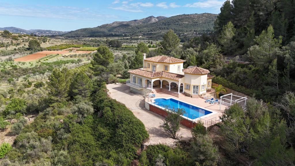 4 bed villa in Parcent