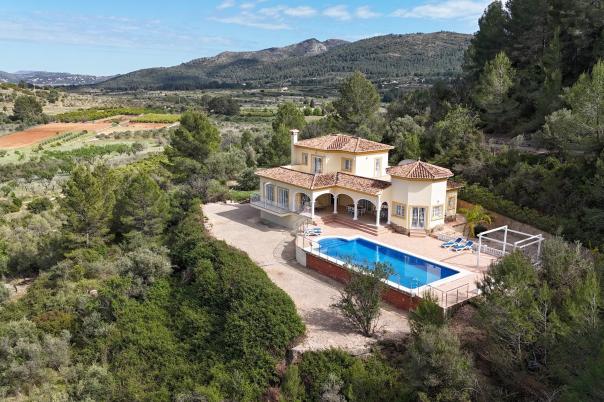 4 bed villa in Parcent