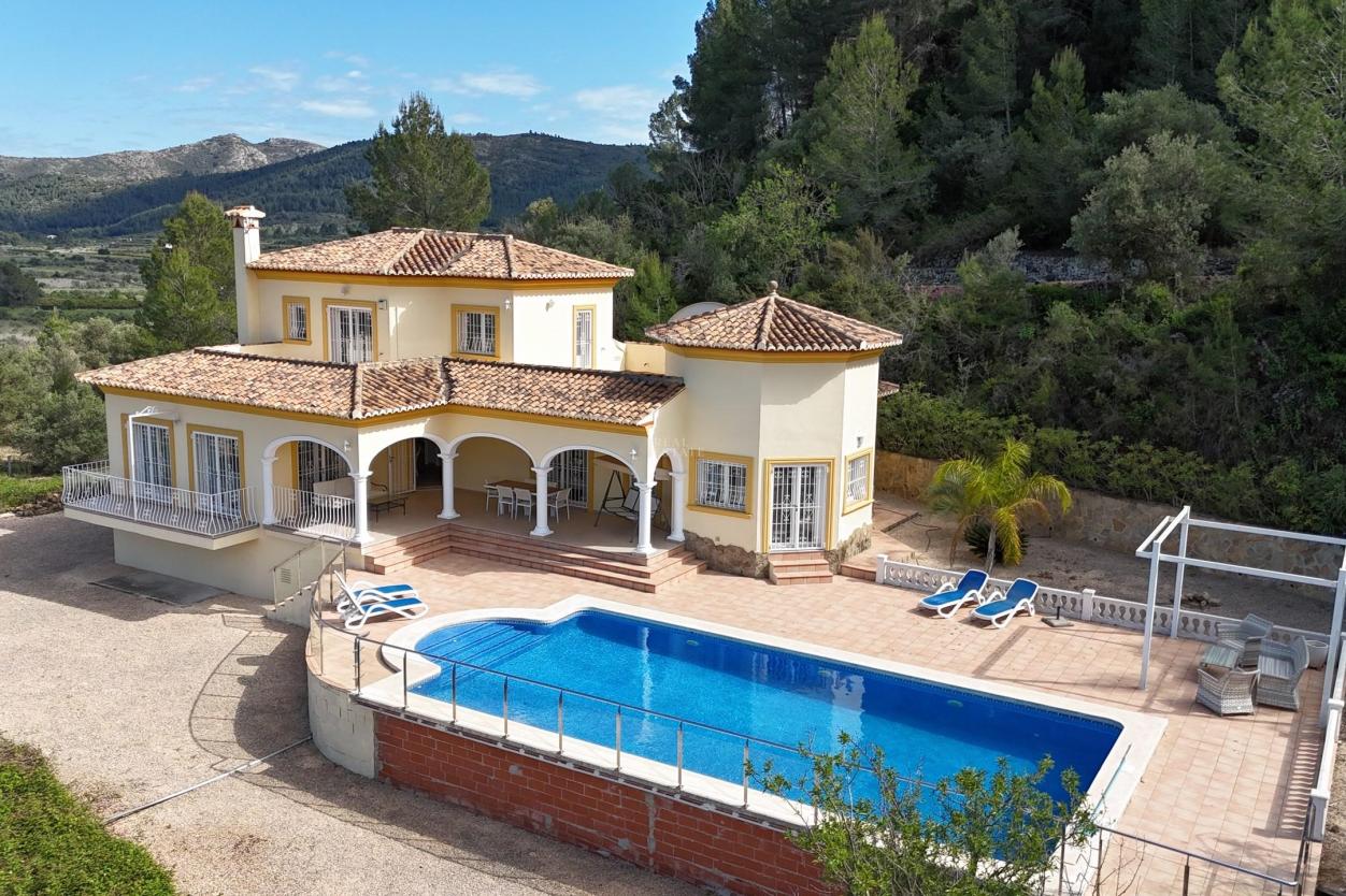 4 bed villa in Parcent
