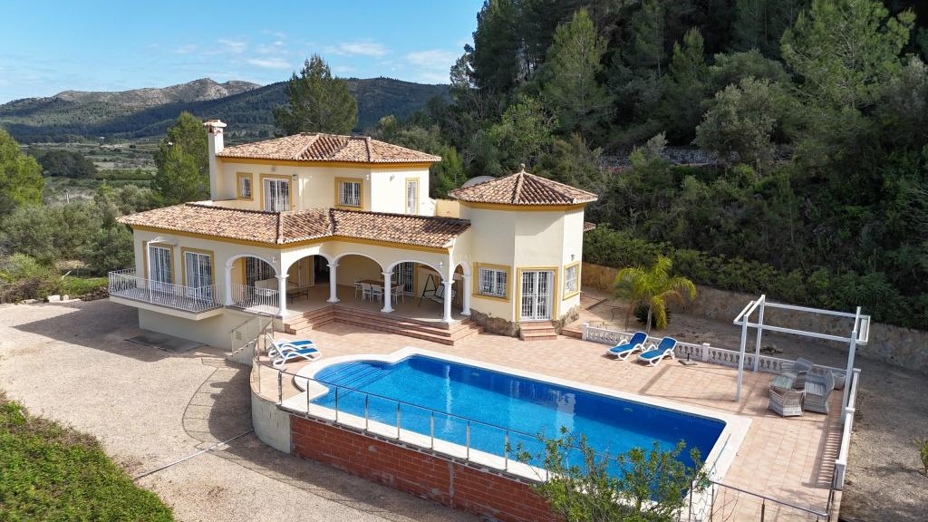 4 bed villa in Parcent