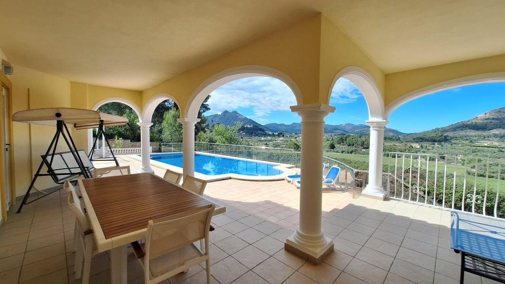 4 bed villa in Parcent