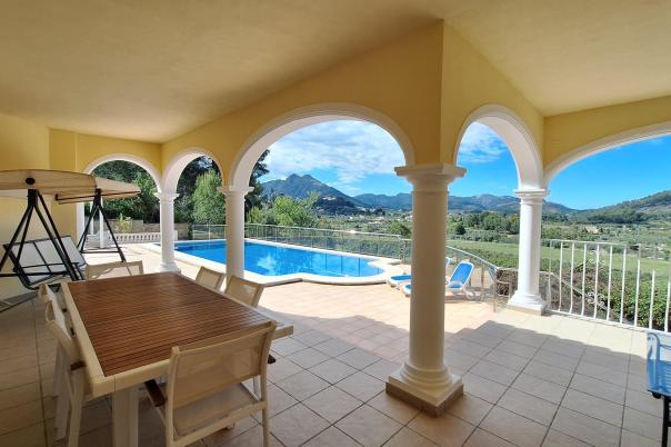 4 bed villa in Parcent