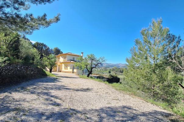 4 bed villa in Parcent
