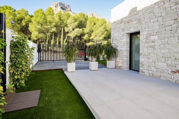3 bed villa in Polop