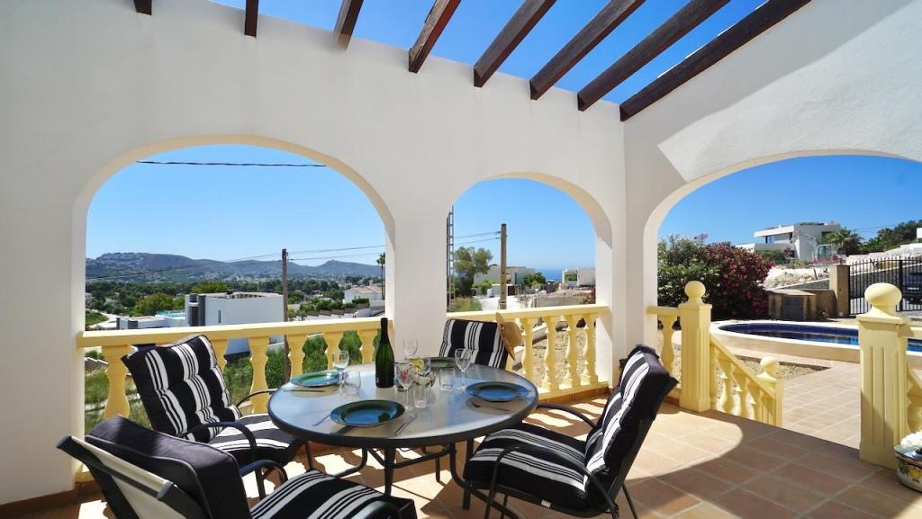 3 bed villas in Moraira