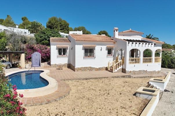 3 bed villas in Moraira