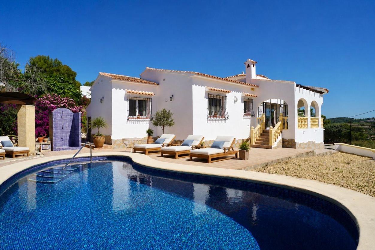 3 bed villas in Moraira