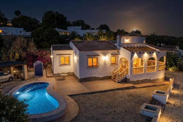 3 bed villas in Moraira