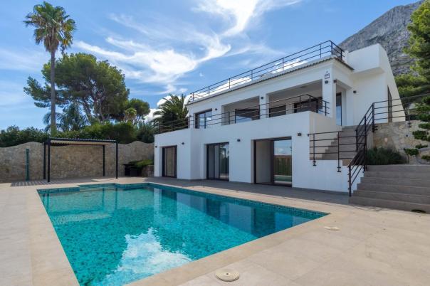 4 bed villa in Denia
