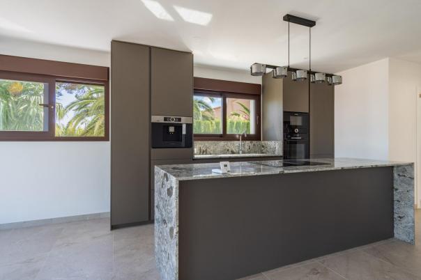 4 bed villa in Denia