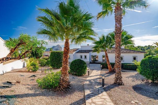 5 bed casa / chalet in Calpe