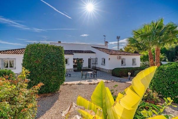 5 bed casa / chalet in Calpe