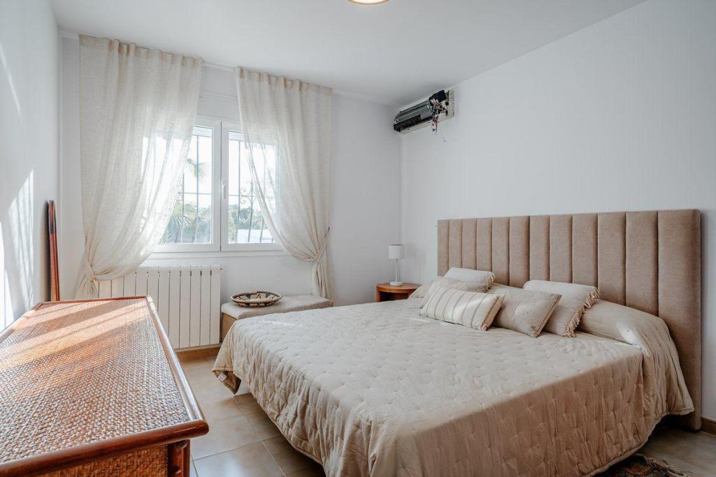 5 bed casa / chalet in Calpe