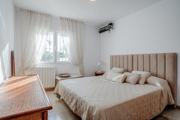 5 bed casa / chalet in Calpe