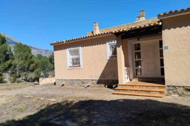 4 bed villa in Altea