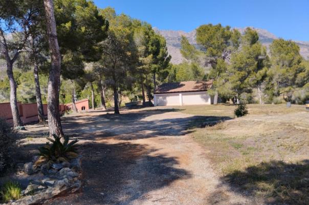 4 bed villa in Altea