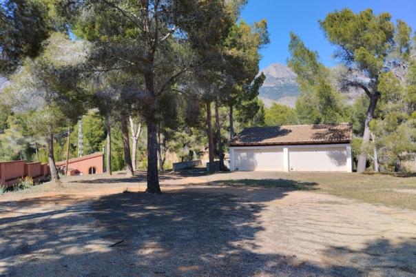4 bed villa in Altea