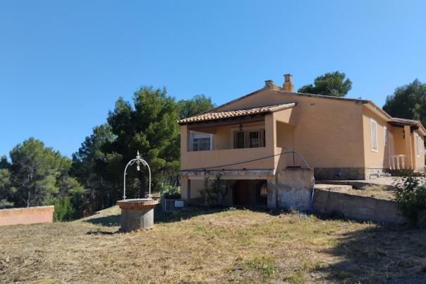 4 bed villa in Altea