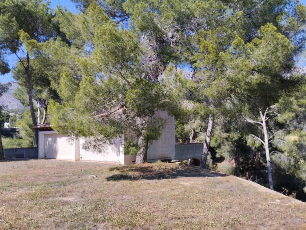 4 bed villa in Altea