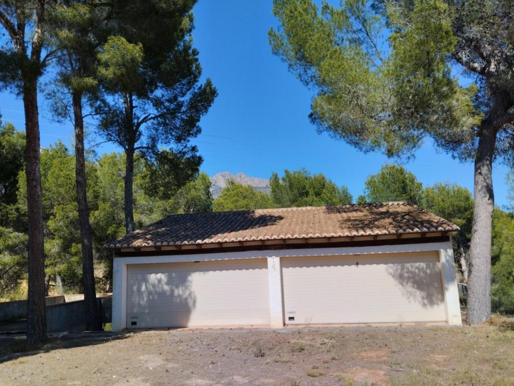 4 bed villa in Altea