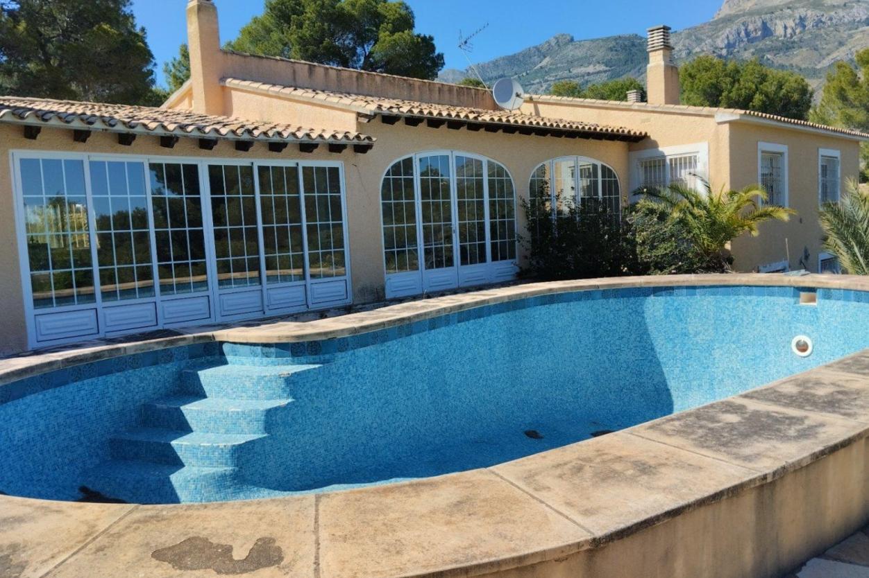 4 bed villa in Altea