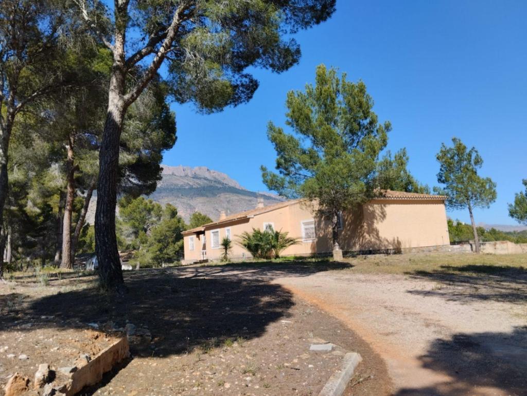 4 bed villa in Altea