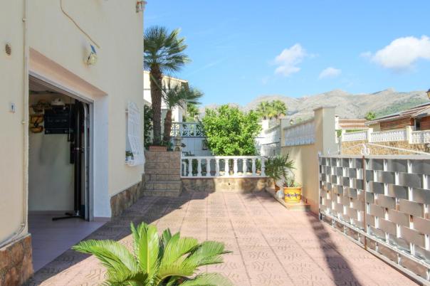 4 bed villa in Orba