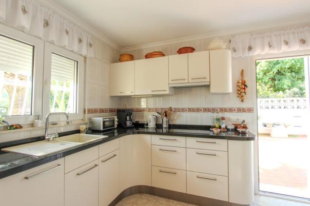 4 bed villa in Orba