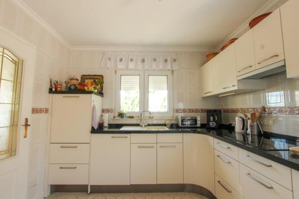 4 bed villa in Orba