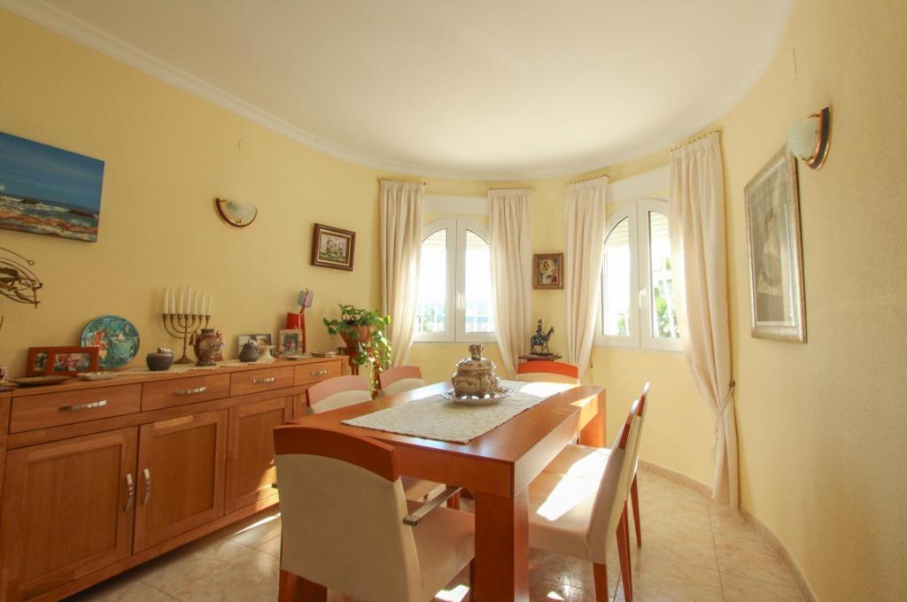 4 bed villa in Orba