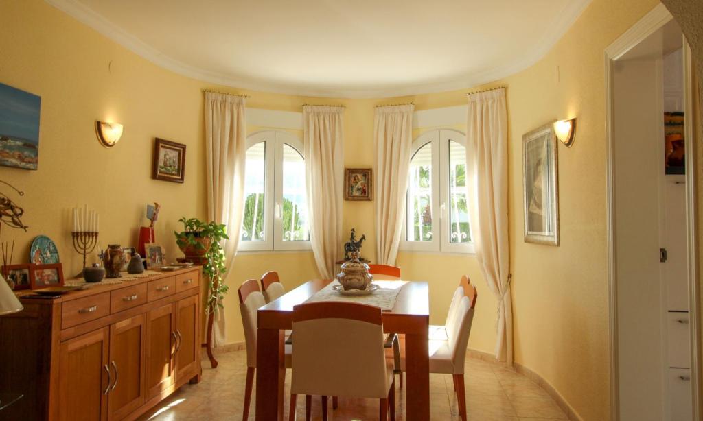 4 bed villa in Orba