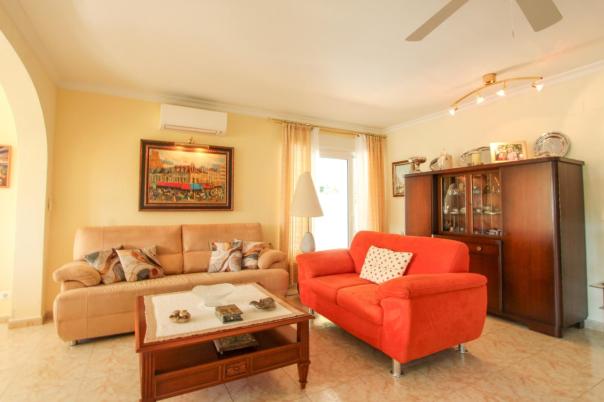 4 bed villa in Orba