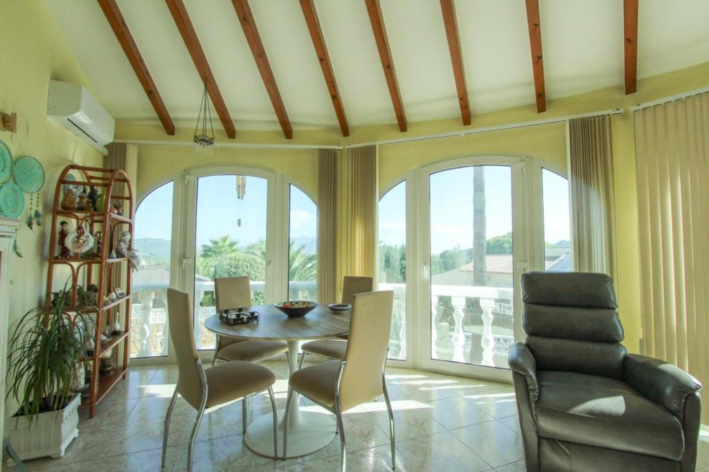 4 bed villa in Orba