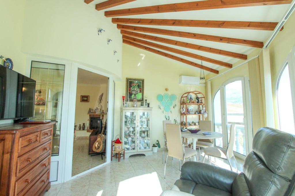 4 bed villa in Orba