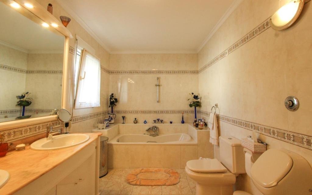 4 bed villa in Orba