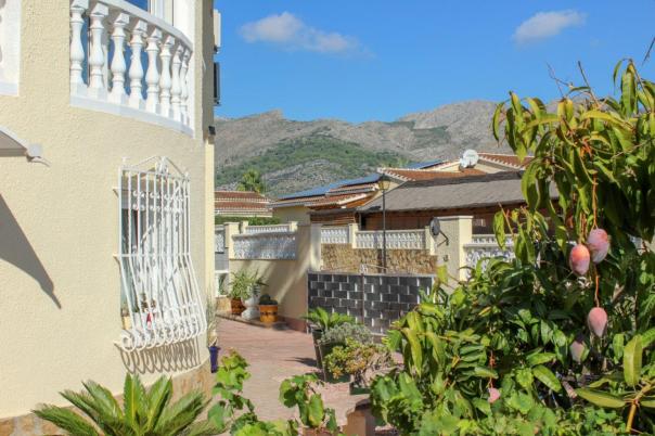 4 bed villa in Orba