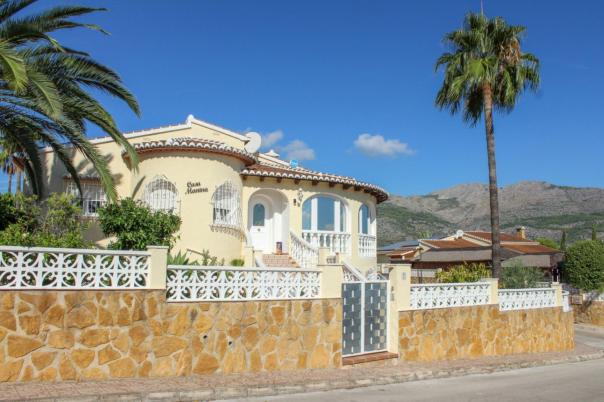 4 bed villa in Orba