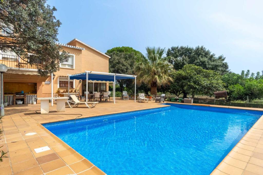 5 bed villa in Denia