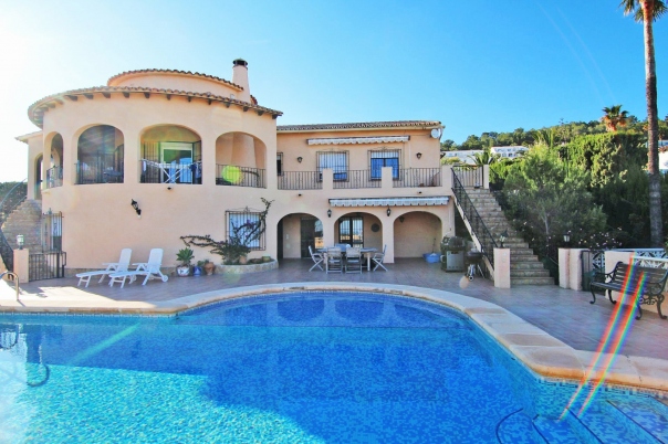 6 bed villa in Calp