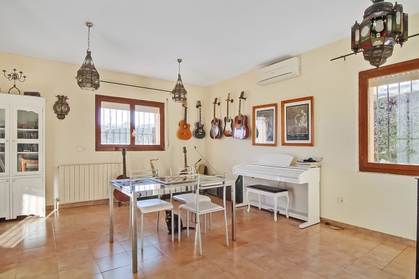 6 bed villa in Calp