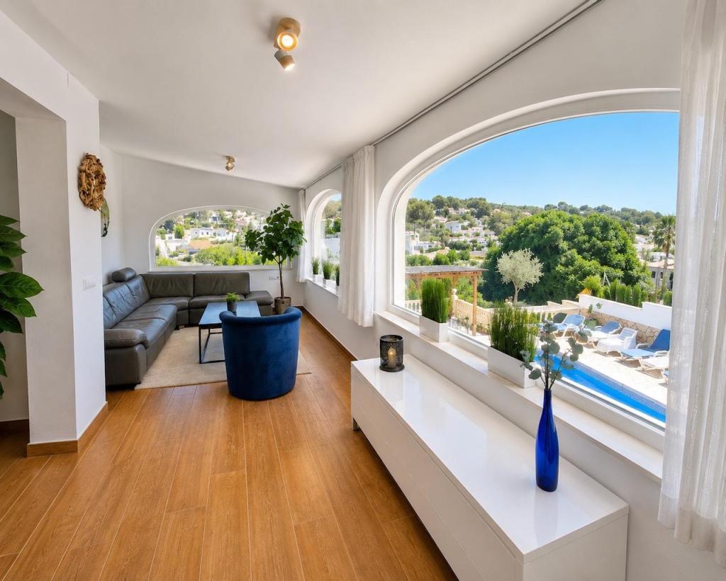 6 bed villas in Benissa
