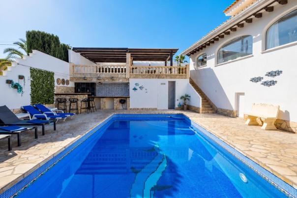 6 bed villas in Benissa