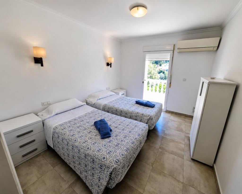 6 bed villas in Benissa
