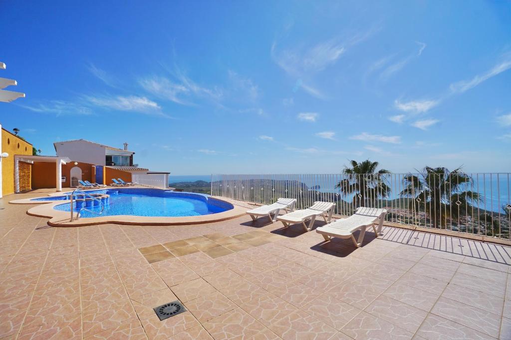 2 bed apartments - flats in Benitachell