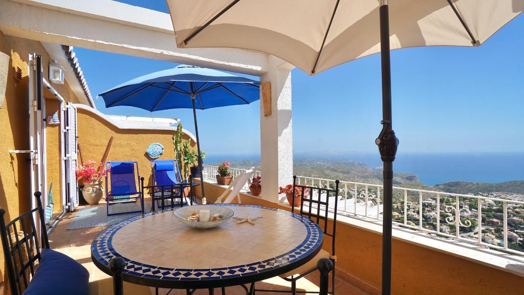 2 bed apartments - flats in Benitachell