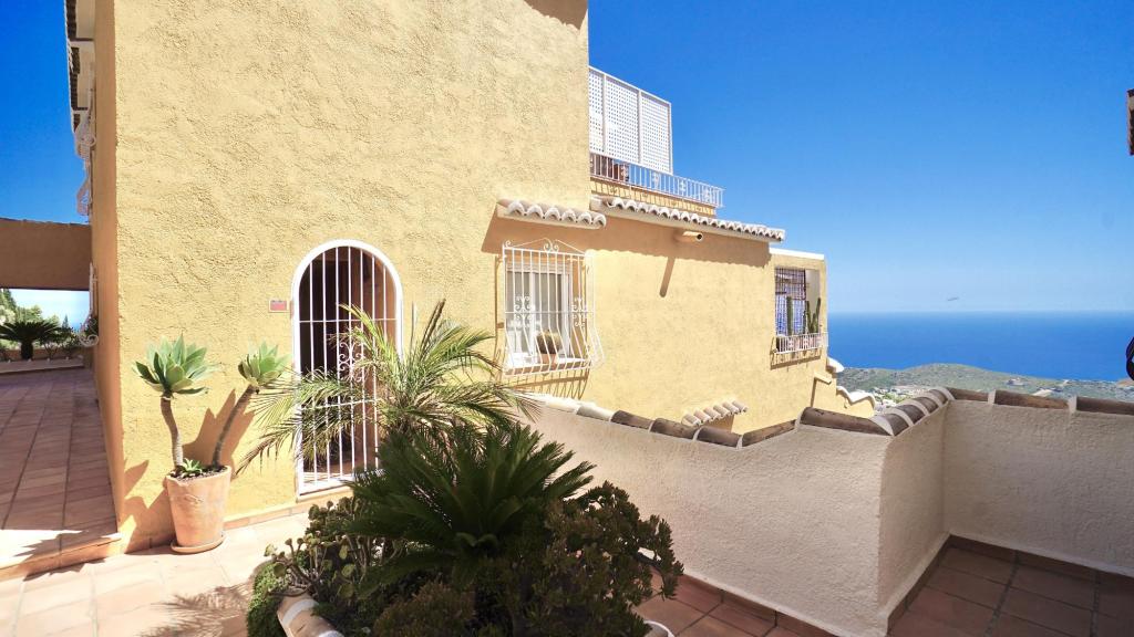 2 bed apartments - flats in Benitachell