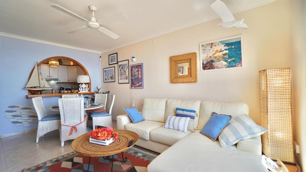 2 bed apartments - flats in Benitachell