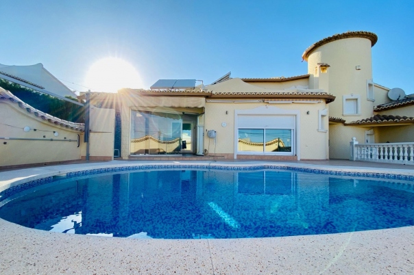5 bed casa / chalet in Calpe / Calp