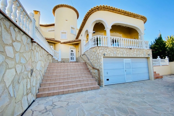 5 bed casa / chalet in Calpe / Calp